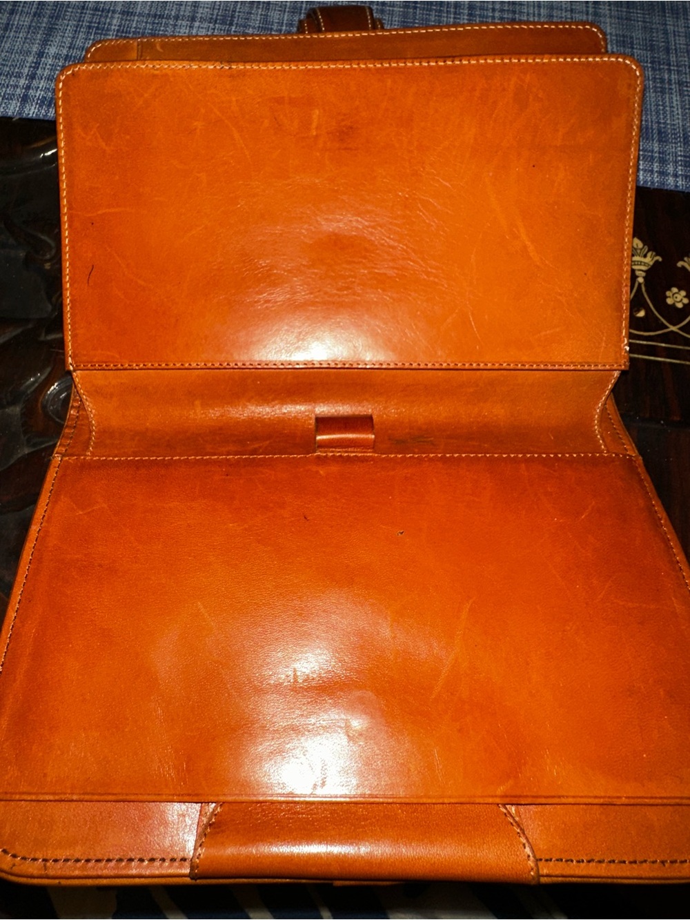Dooney & Bourke Green Pebbled Leather Wallet with Brown Trim - Picture 5 of 5